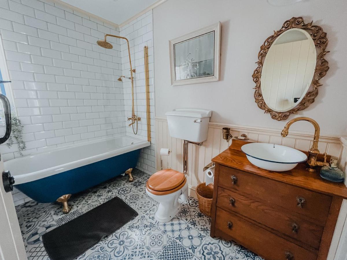 Secluded Thatched Cottage, Near Beaches & Hill Walking Rashenny Zewnętrze zdjęcie