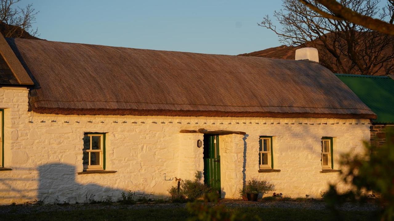 Secluded Thatched Cottage, Near Beaches & Hill Walking Rashenny Zewnętrze zdjęcie